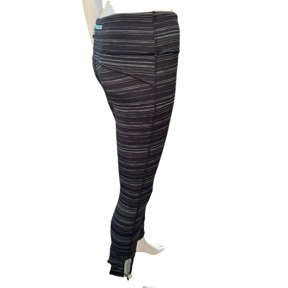 Lululemon Athletica Run the World 7/8 Legging Cyber Stripe Naval Blue Size 6 EUC